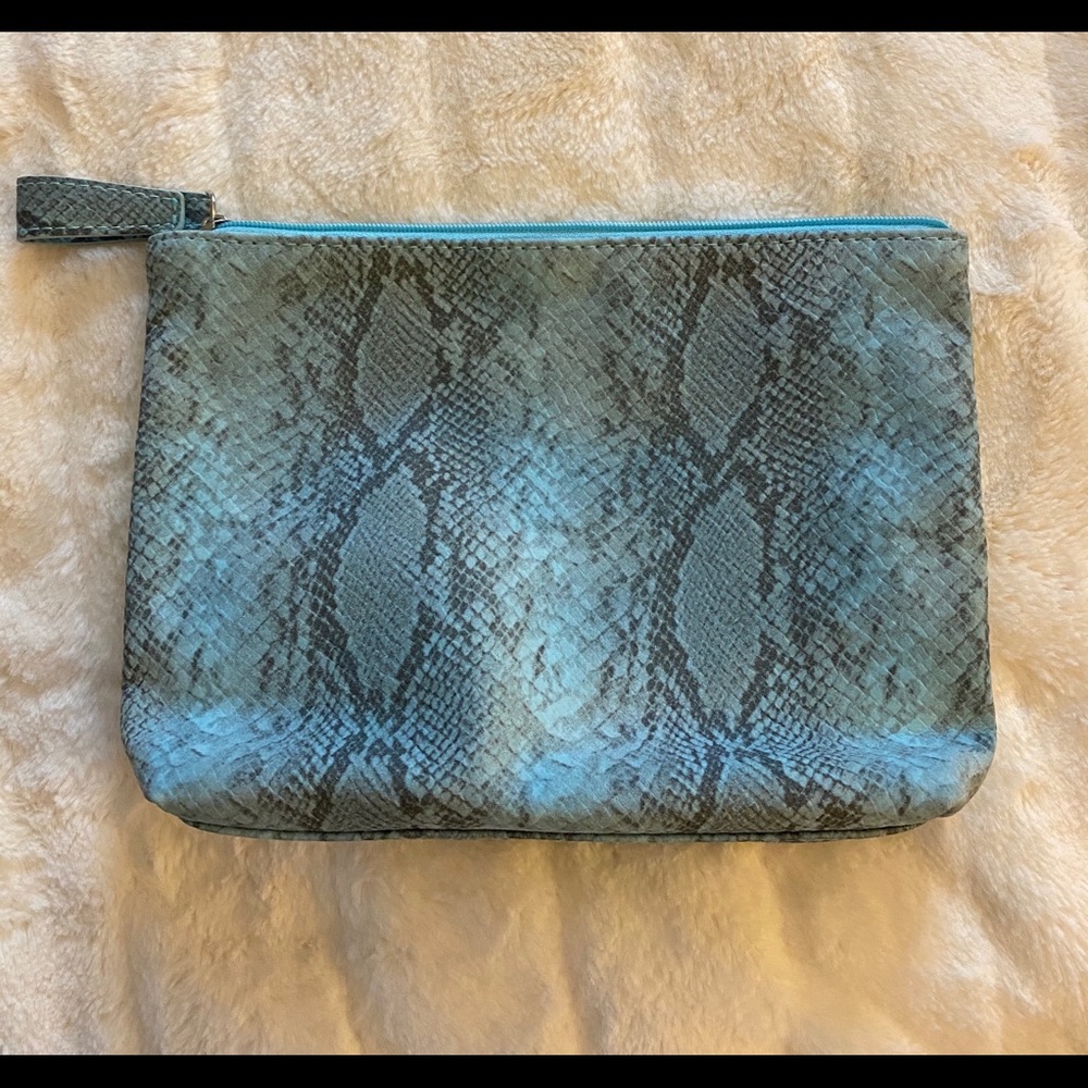 Cosmetic bag